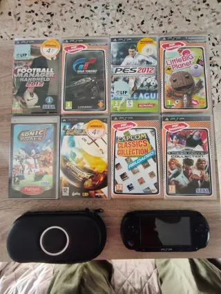 PSP Street + 8 juegos + cargador y funda