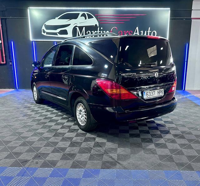 SSANGYONG RODIUS I 2.7 Xdi 165 ch