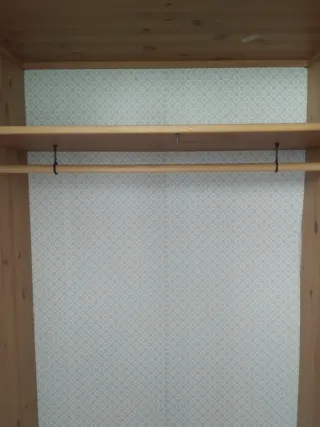 Guardaroba in legno massello