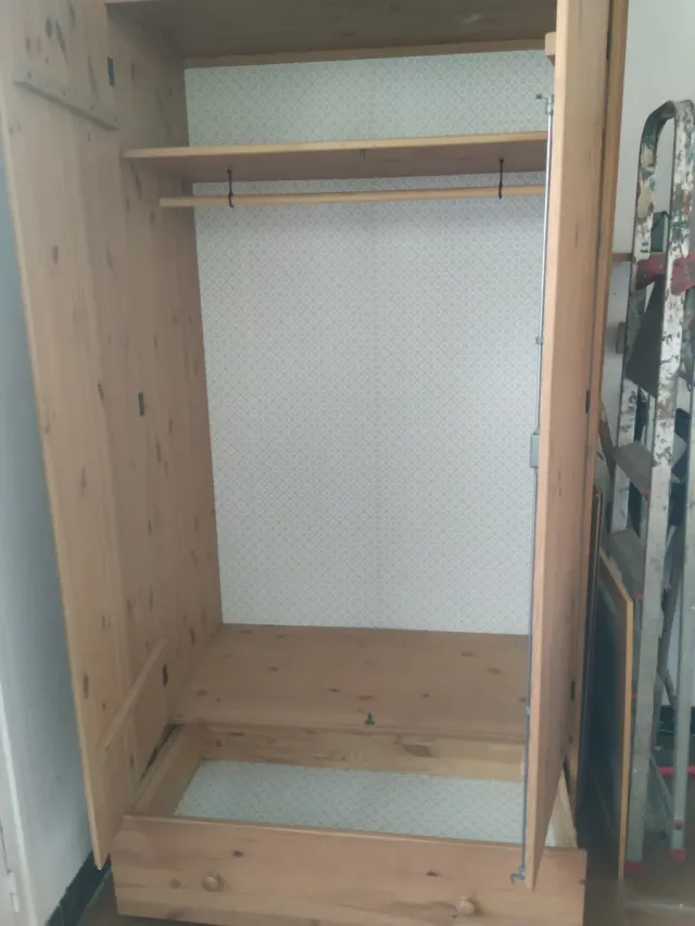 Guardaroba in legno massello