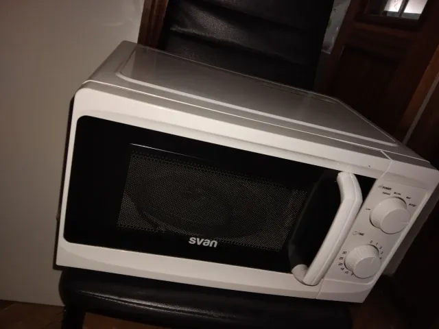 Microondas SVAN blanco Cambio por una maleta
