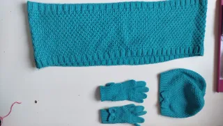 Set gorro, bufanda y guantes azul
