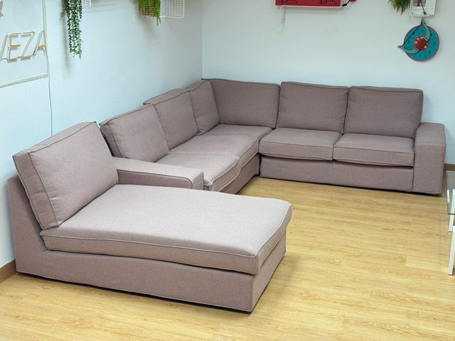 Sofá modular Kivik Ikea rosa claro