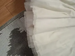 Cancán blanco con volantes y encaje