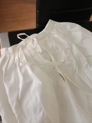 Cancán blanco con volantes y encaje