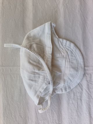 Gorros de bebé blancos