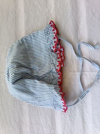 Gorros de bebé blancos