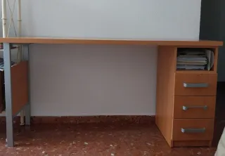 Mesa de estudio madera y metal