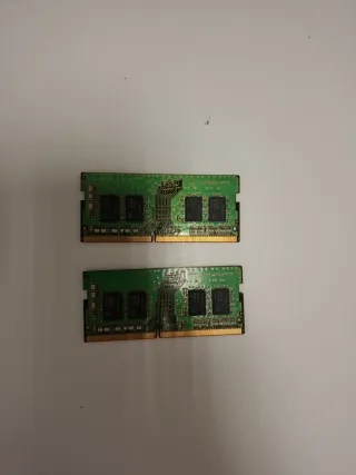 2x Samsung 8GB DDR4 RAM 2400MHz SODIMM
