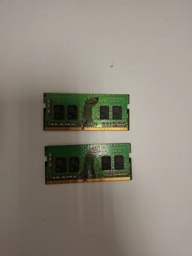 2x Samsung 8GB DDR4 RAM 2400MHz SODIMM