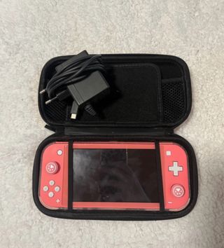 Nintendo Switch Lite Rosa + Custodia + Caricabatterie