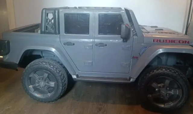 Coche niño batería Jeep con mando control adulto