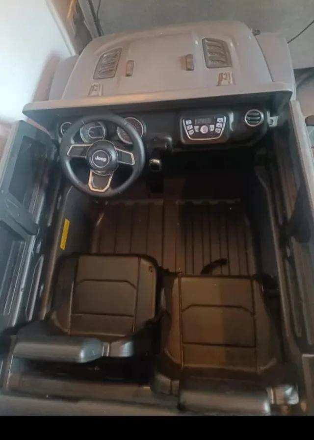 Coche niño batería Jeep con mando control adulto
