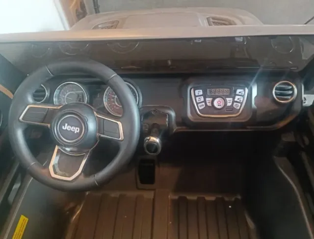 Coche niño batería Jeep con mando control adulto