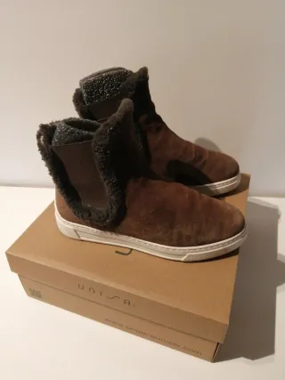 Botines marrones con borreguito