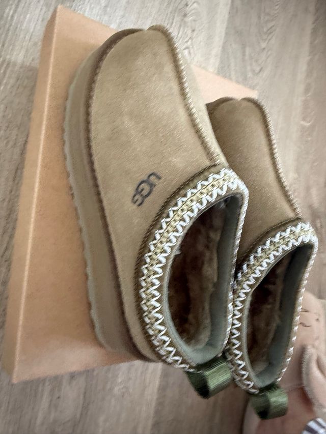 Ugg Tazz Beige