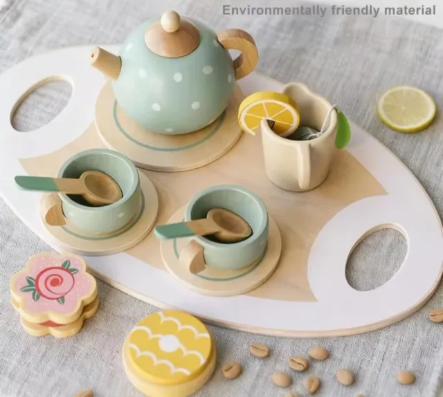 Piccolo set da tè in legno per bambini