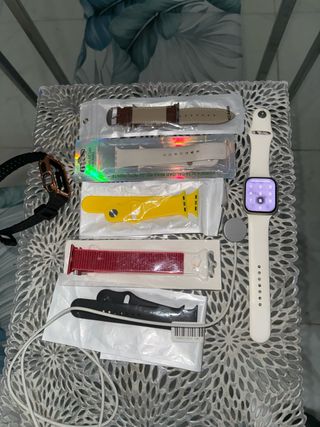 Apple Watch 7 45mm + 6 correas