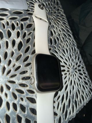 Apple Watch 7 45mm + 6 correas