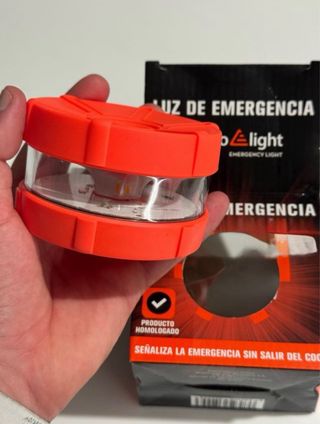 Luz de emergencia V16 homologada sin abrir