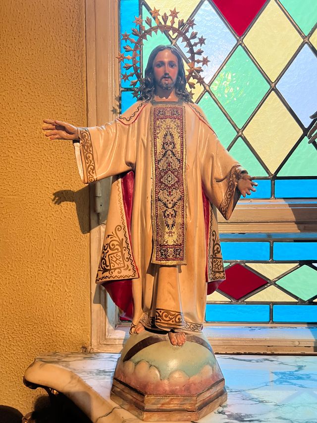 Antica scultura di Cristo Risorto Olot