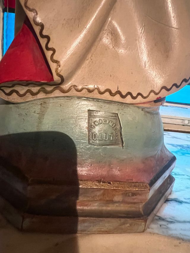 Antica scultura di Cristo Risorto Olot