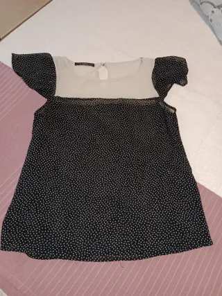 Blusa de lunares Talla M. Blanco