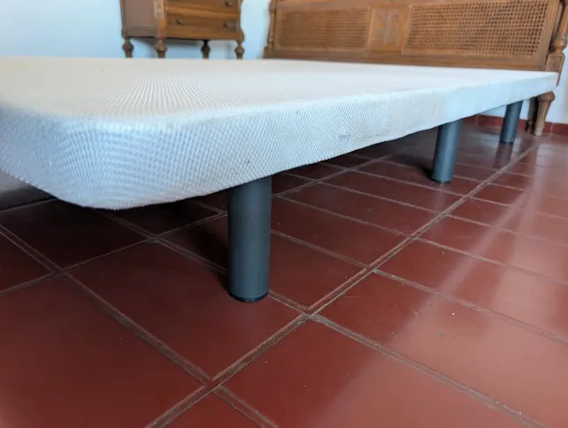 Base Cama 135x182 +Colchón Visco +6 Patas +funda