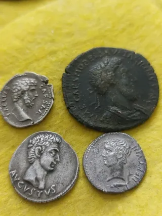 Lote 4 Monedas Romanas Réplica Plata y Bronce