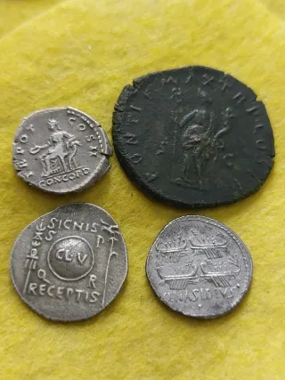 Lote 4 Monedas Romanas Réplica Plata y Bronce
