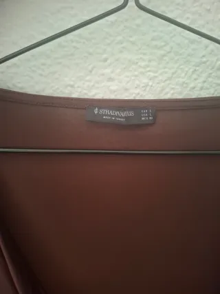 Blusa Stradivarius marrón drapeada