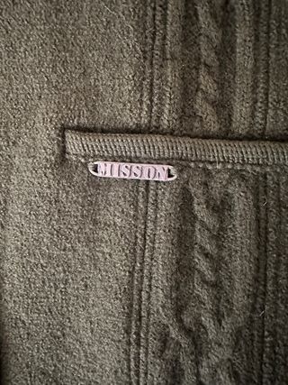 Chaqueta verde oliva con trenzas