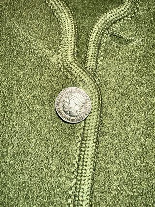 Chaqueta verde oliva con trenzas