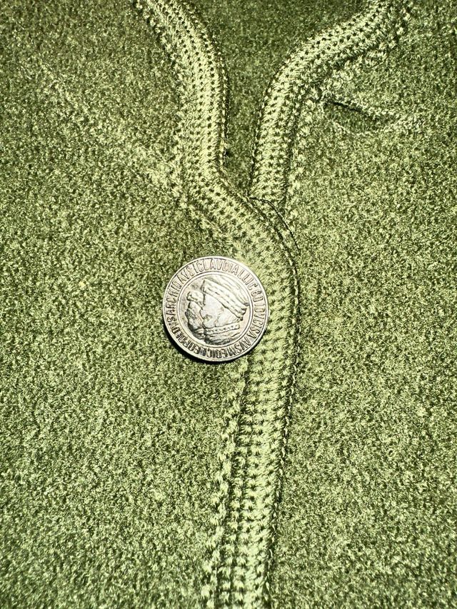 Chaqueta verde oliva con trenzas