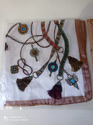 Foulard donna 2 pezzi nuovi