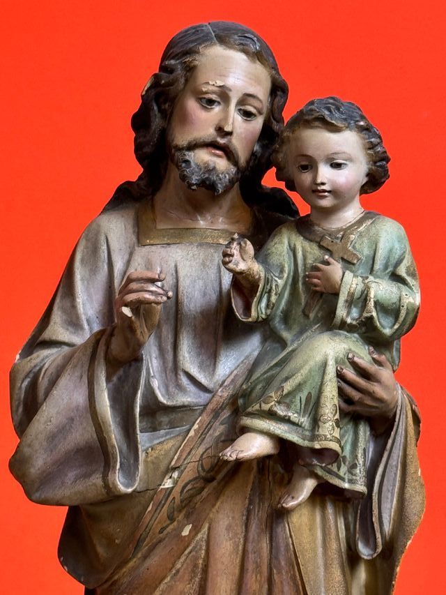 Antica scultura di San Giuseppe con il Bambino, opera di Olot