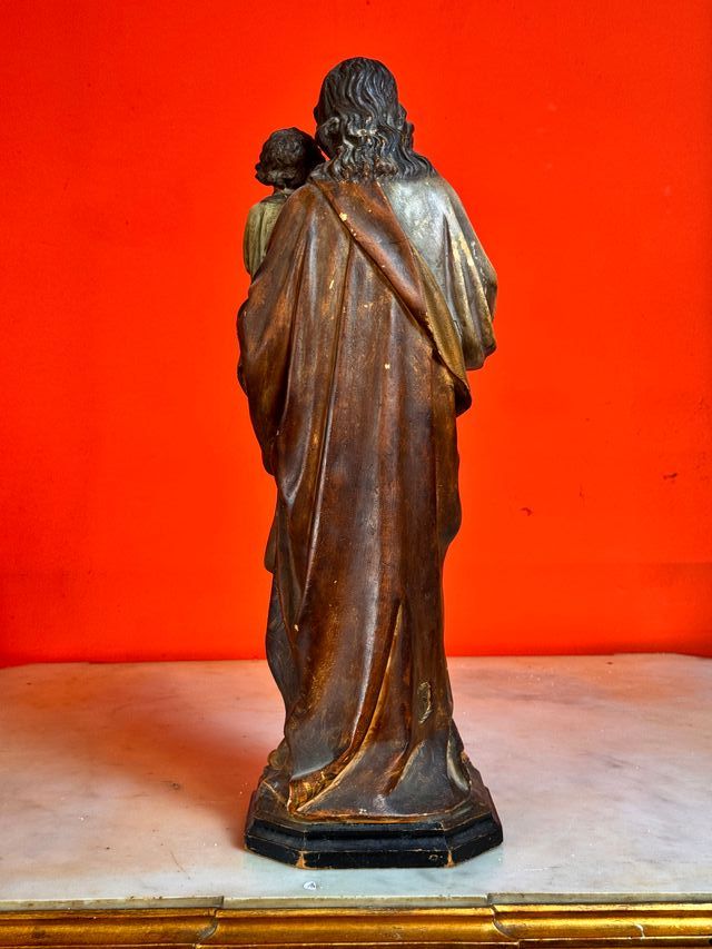 Antica scultura di San Giuseppe con il Bambino, opera di Olot