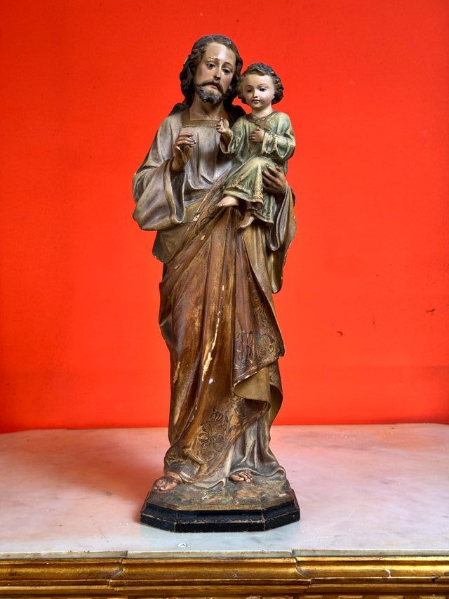 Antica scultura di San Giuseppe con il Bambino, opera di Olot