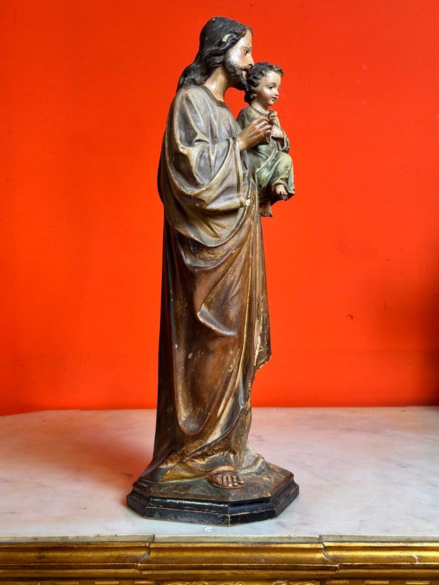 Antica scultura di San Giuseppe con il Bambino, opera di Olot