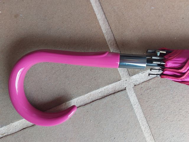 Paraguas automático rosa sin estrenar