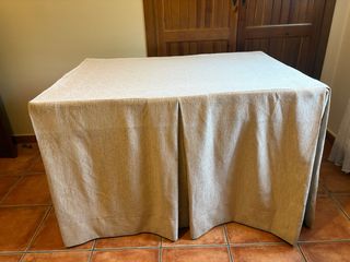 Mesa de comedor moderna madera y metal