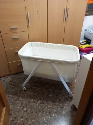 Minicuna con ruedas