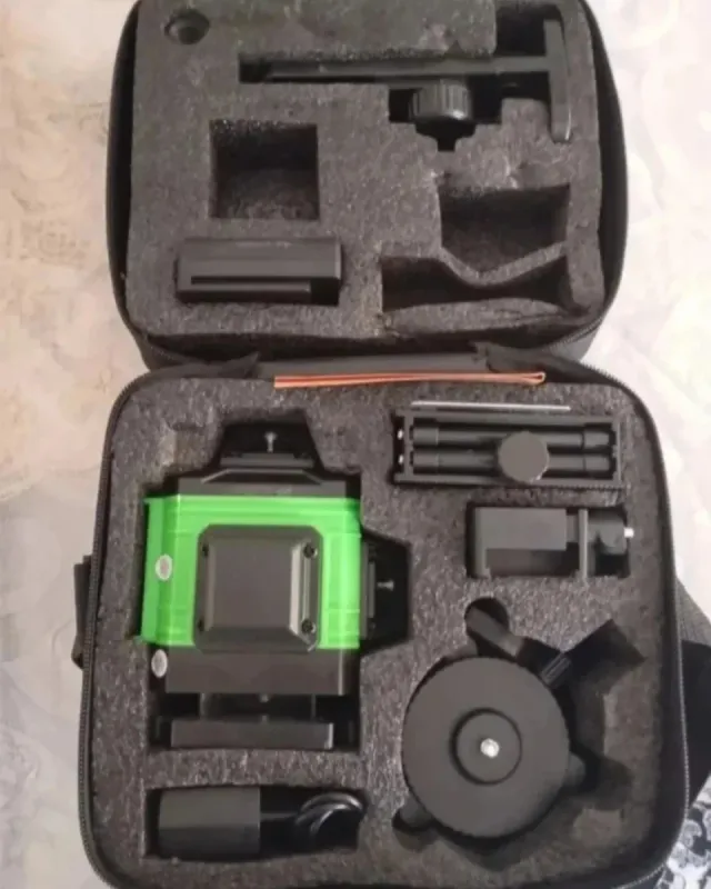 Nivel Láser 16 Líneas + 2 Baterías