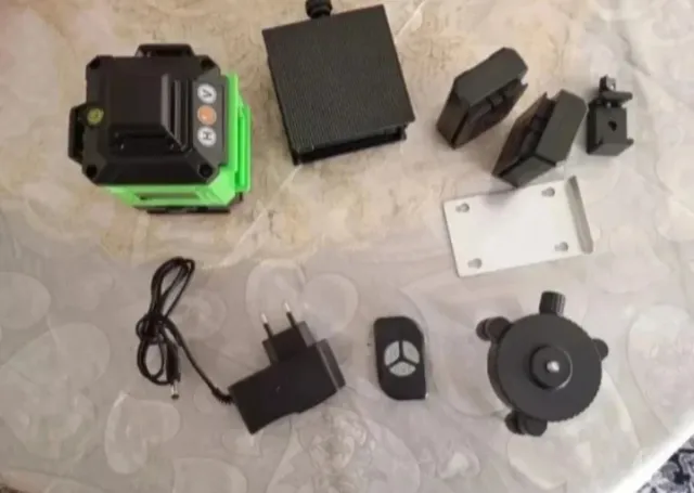 Nivel Láser 16 Líneas + 2 Baterías