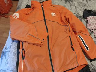 Chubasquero y Casco Just Eat Glovo Uber NUEVO