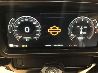 HARLEY-DAVIDSON STREET GLIDE®