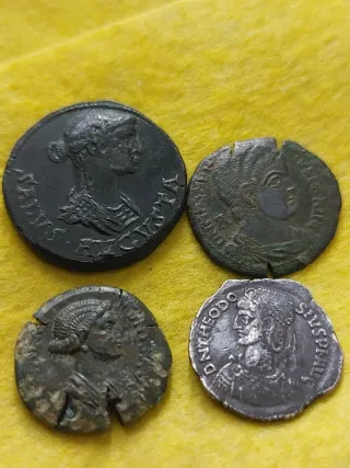 4 Monedas Romanas Bronce y Plata