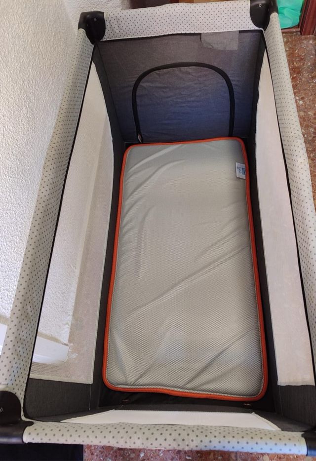 Cuna de bebé plegable