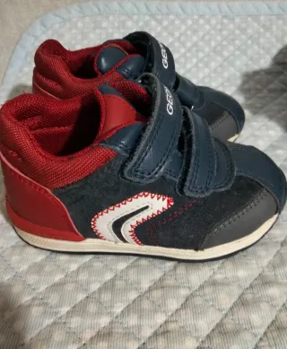 Scarpe bambino Geox blu e rosse