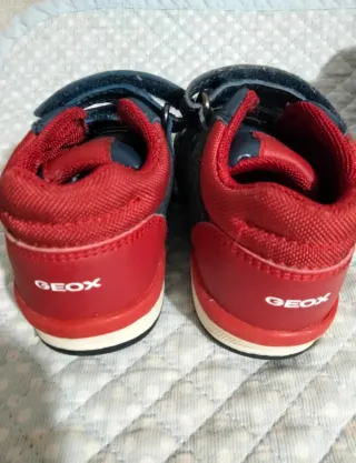 Scarpe bambino Geox blu e rosse